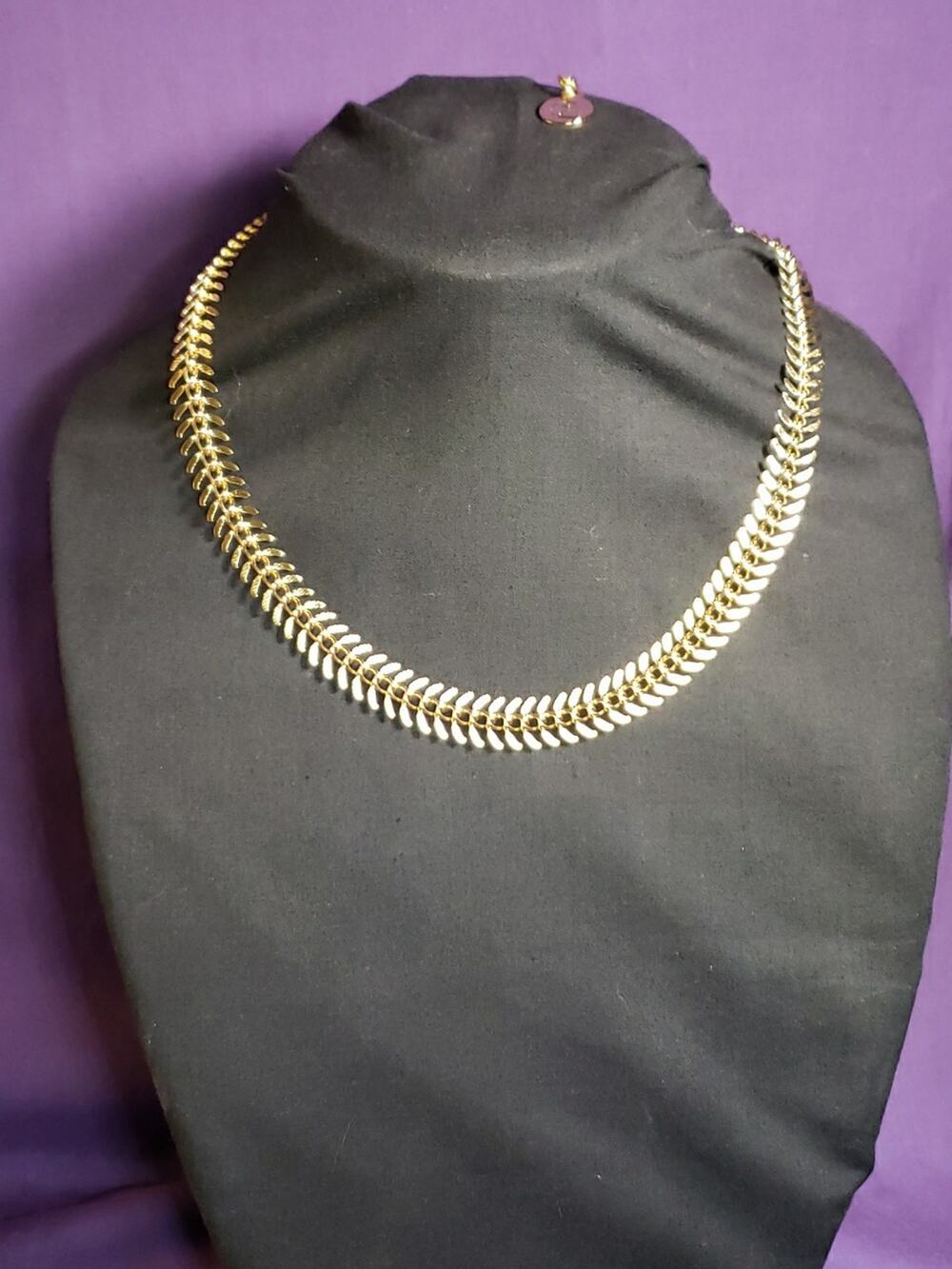 Unique Centipede Style Textured Shiny Yellow Gold Tone Chain Necklace Adjustable